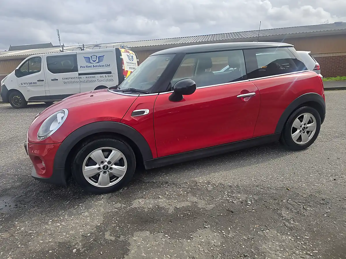Used 2015 MINI Hatch Cooper Red - Interior and Exterior details 5