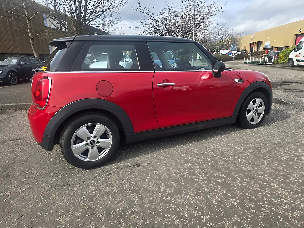 Used 2015 MINI Hatch Cooper Red - Interior and Exterior details 6