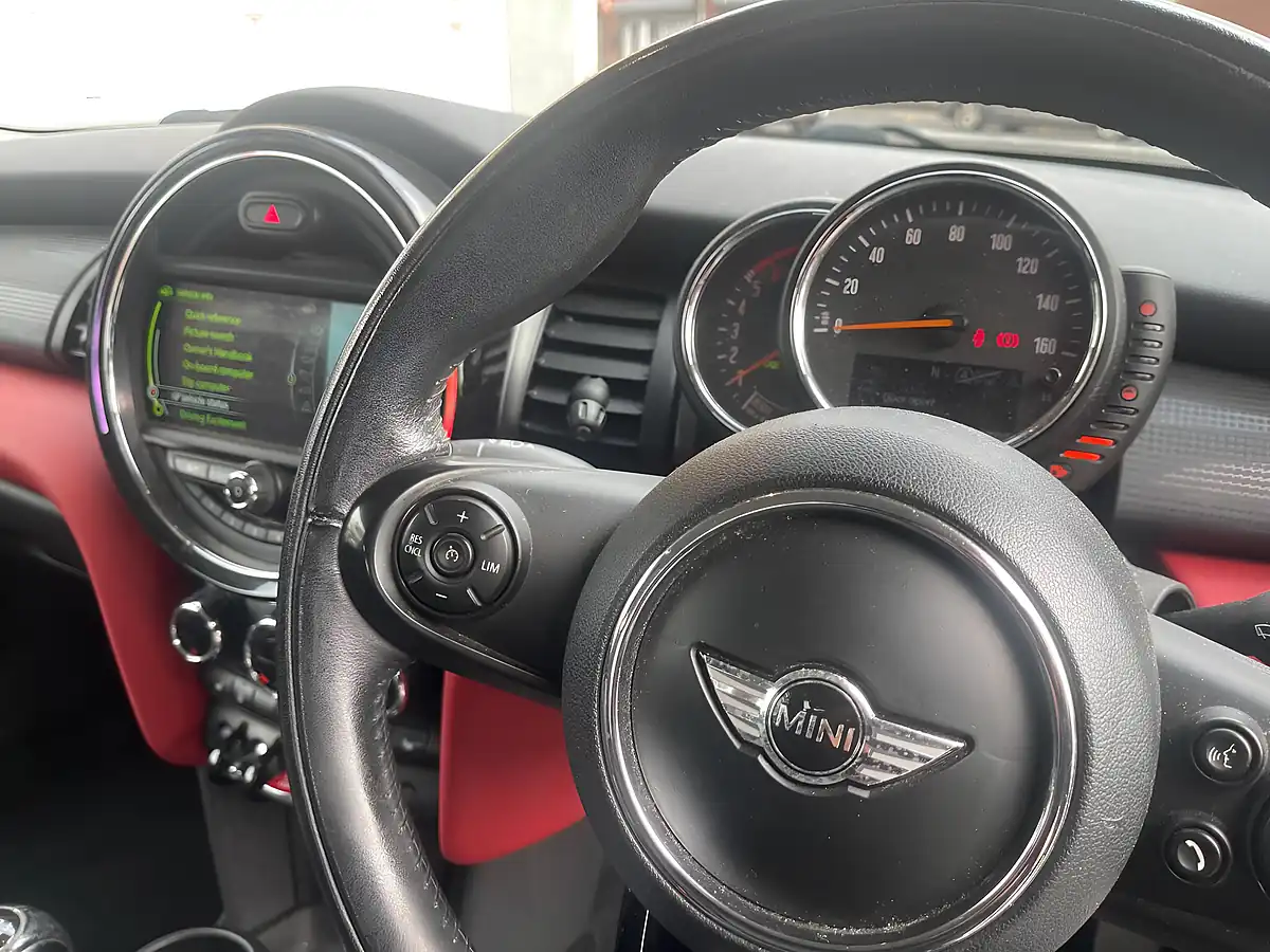 Used 2015 MINI Hatch Cooper Red - Interior and Exterior details 17