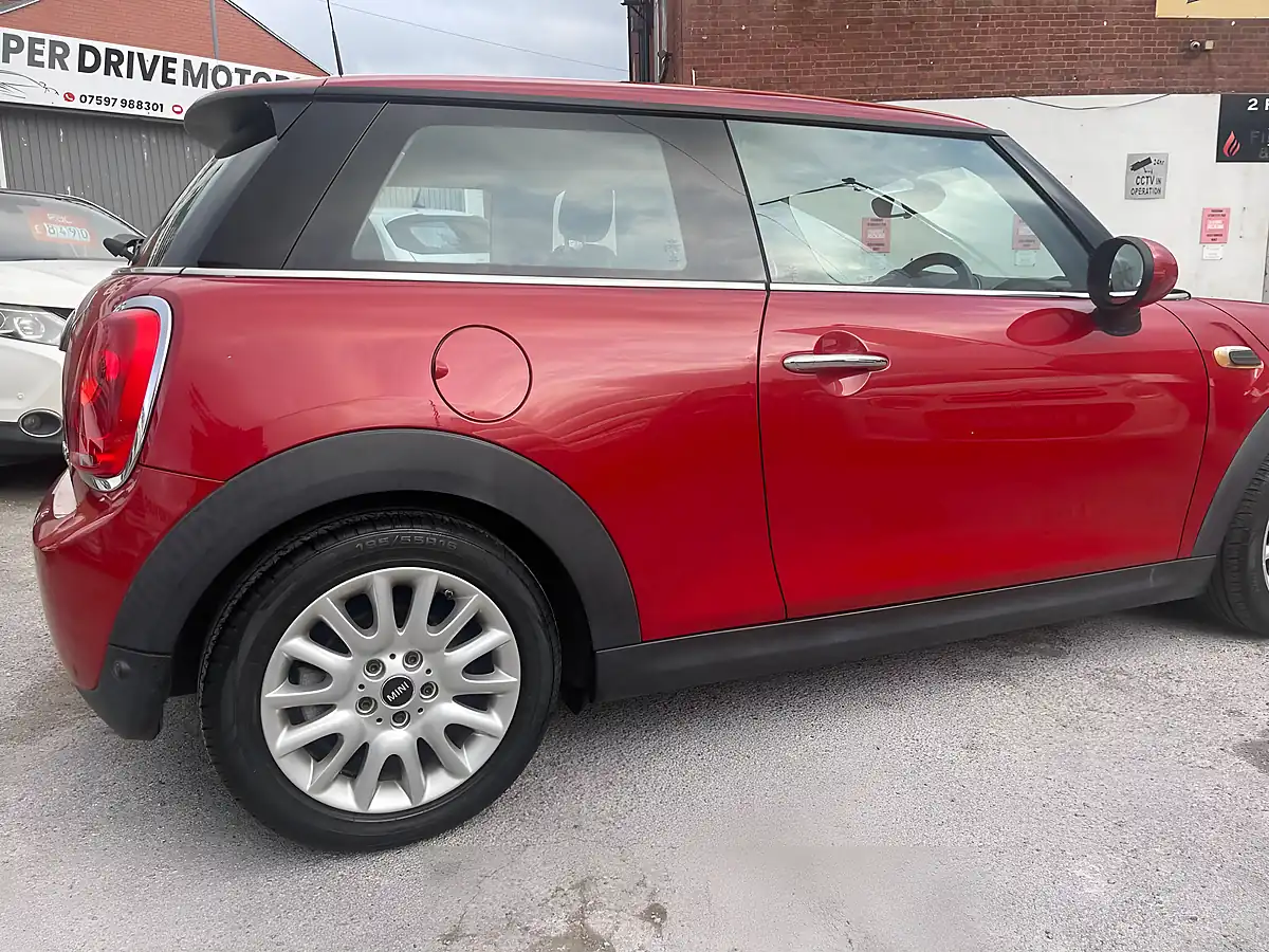 Used 2015 MINI Hatch Cooper Red - Interior and Exterior details 19