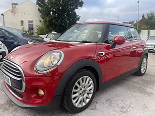 Used 2015 MINI Hatch Cooper Red - Interior and Exterior details 3