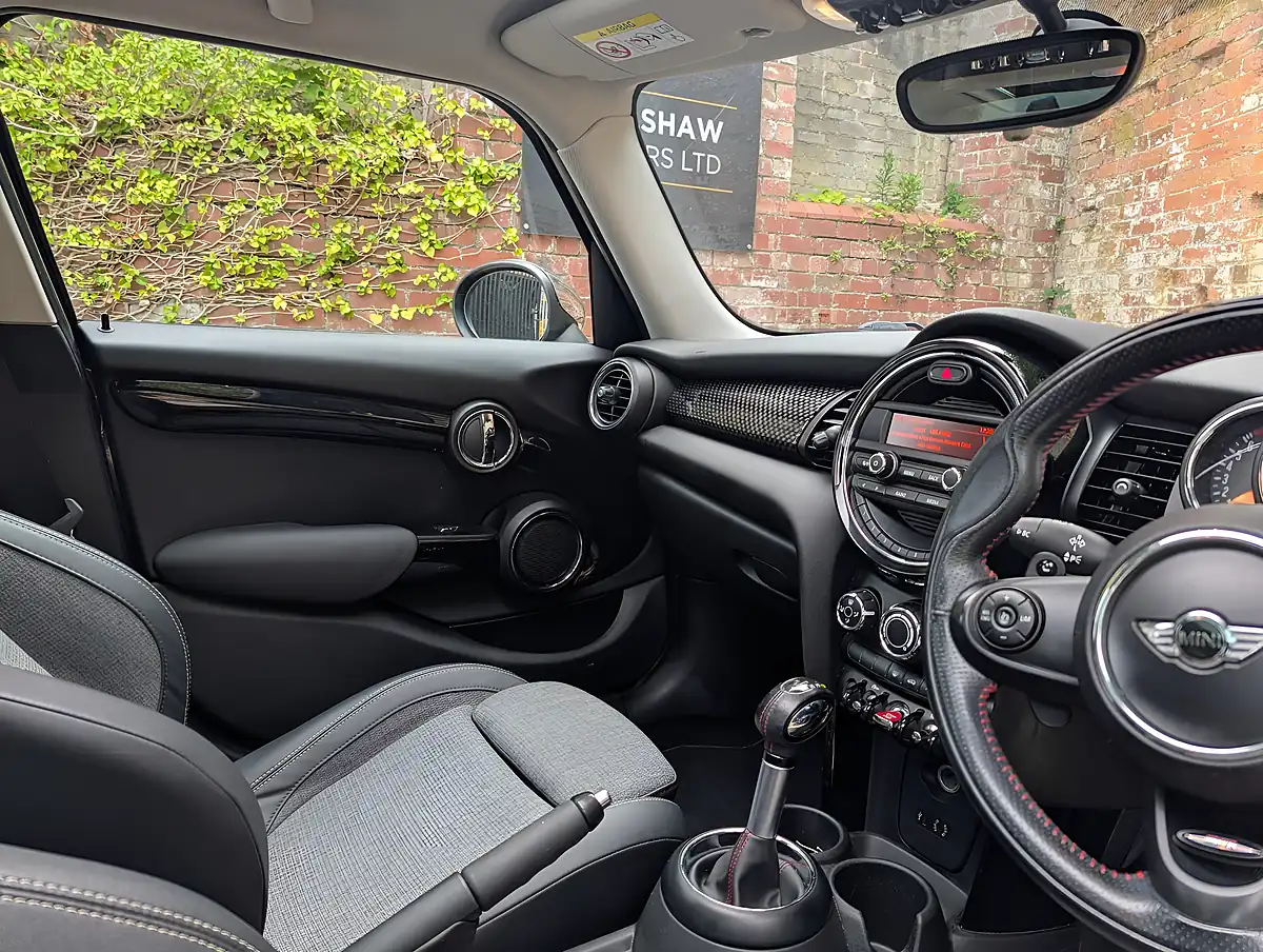 Used 2015 MINI Hatch Cooper S Black - Interior and Exterior details 11