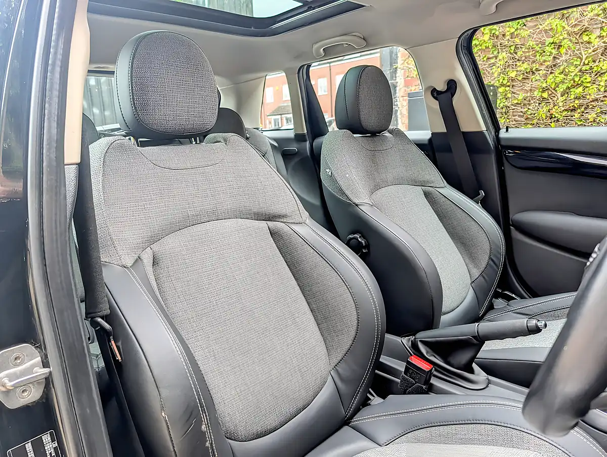 Used 2015 MINI Hatch Cooper S Black - Interior and Exterior details 12
