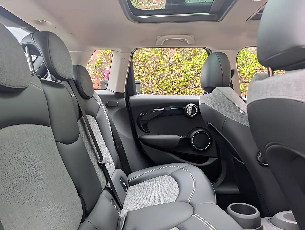 Used 2015 MINI Hatch Cooper S Black - Interior and Exterior details 14