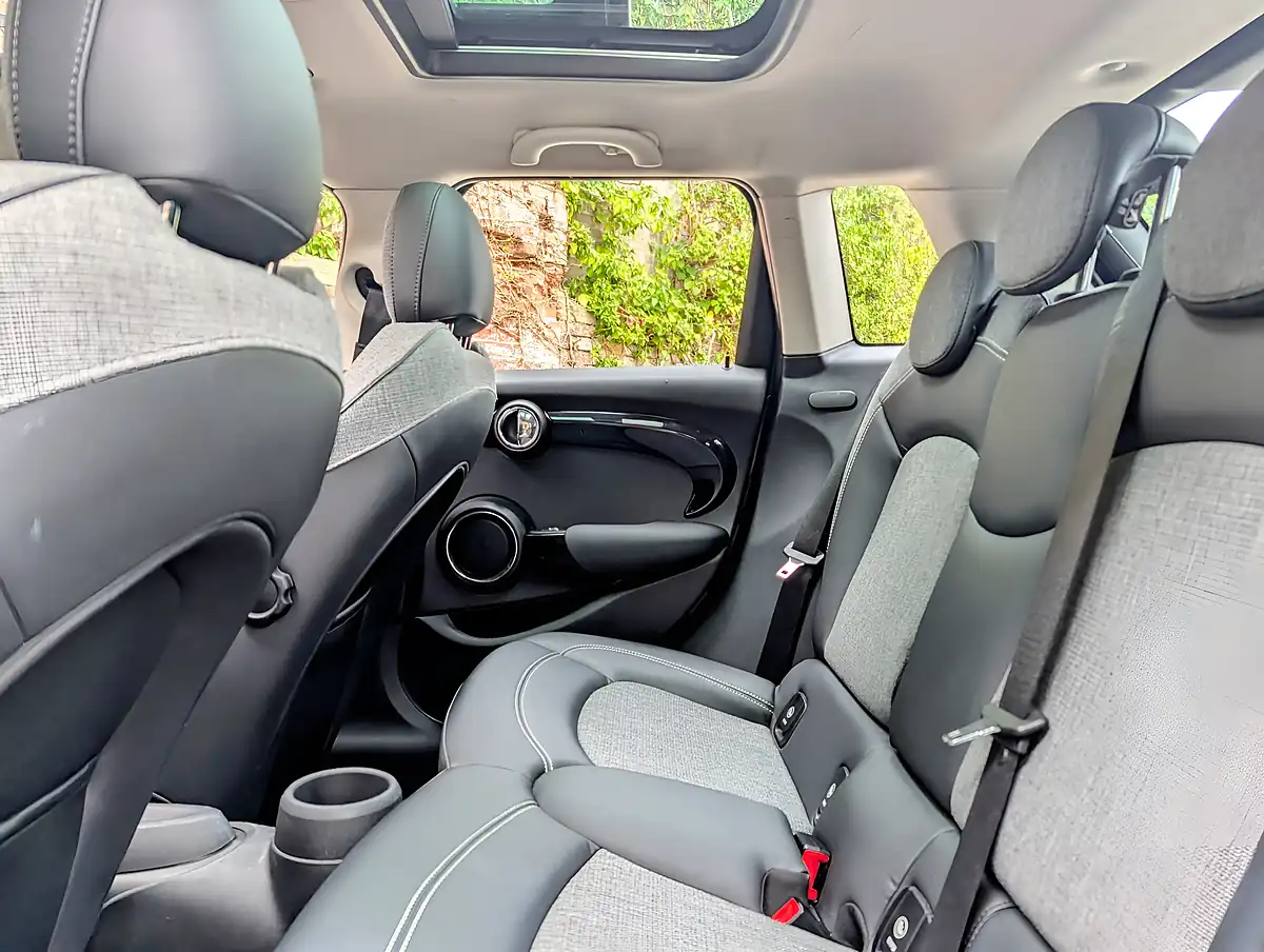 Used 2015 MINI Hatch Cooper S Black - Interior and Exterior details 18
