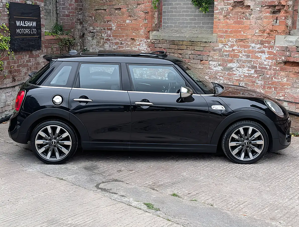 Used 2015 MINI Hatch Cooper S Black - Interior and Exterior details 5