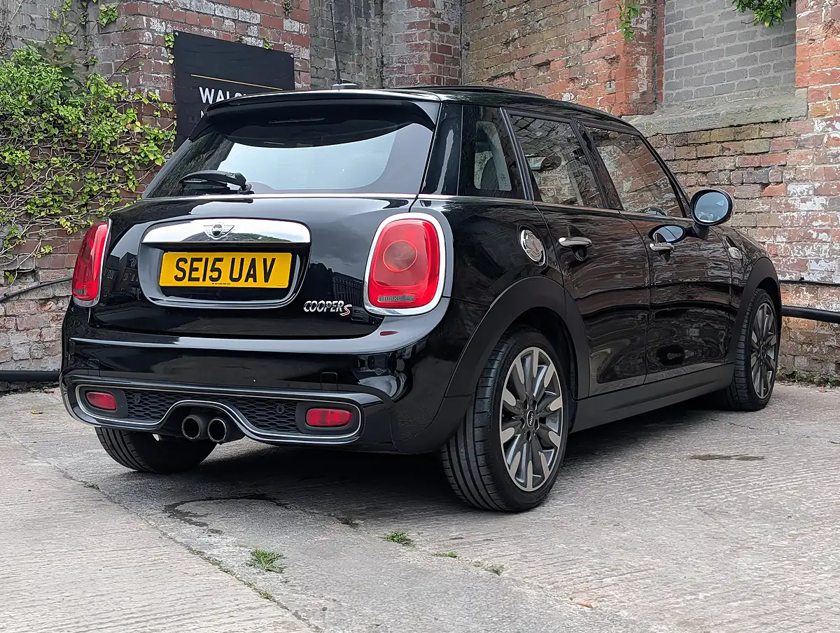 Used 2015 MINI Hatch Cooper S Black - Interior and Exterior details 6