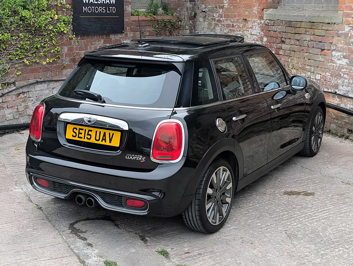 Used 2015 MINI Hatch Cooper S Black - Interior and Exterior details 7