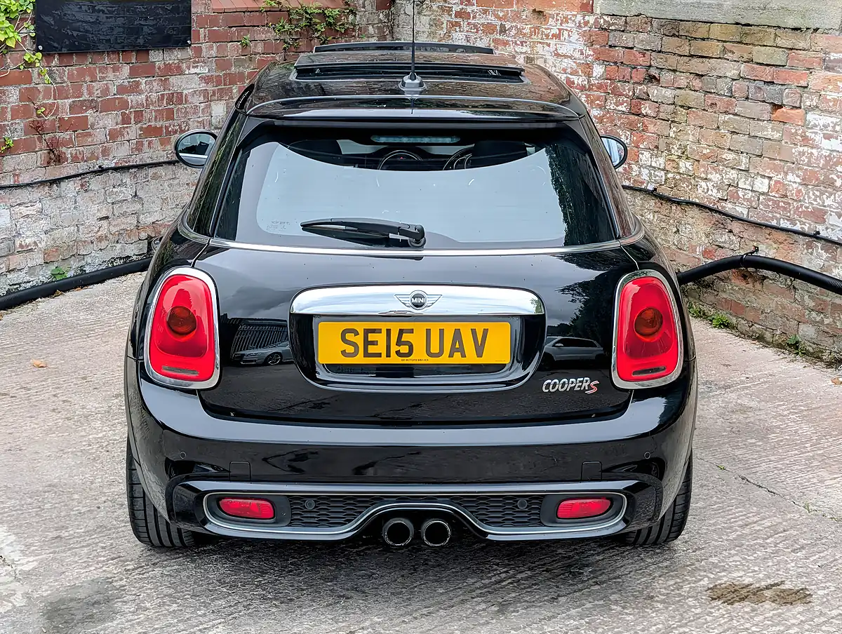 Used 2015 MINI Hatch Cooper S Black - Interior and Exterior details 9