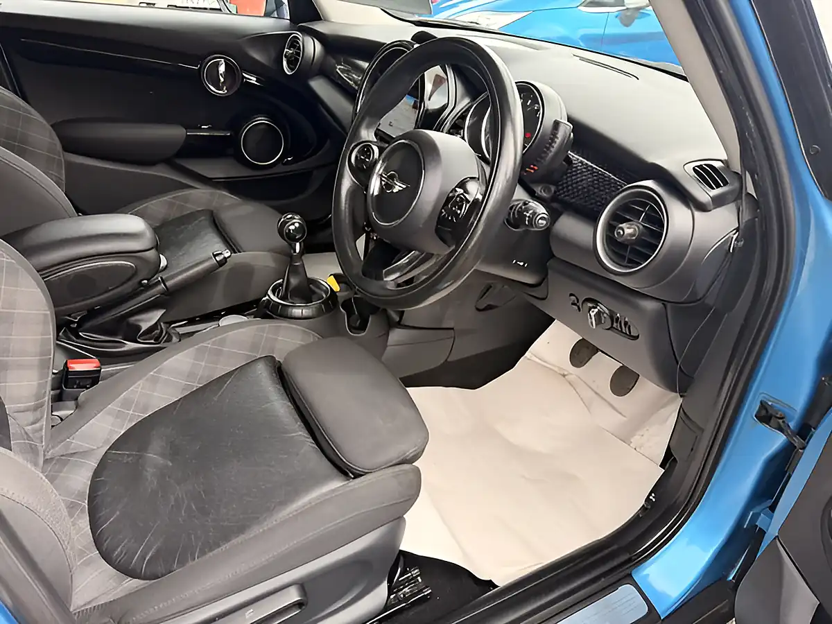 Used 2015 MINI Hatch Cooper S Blue - Interior and Exterior details 14
