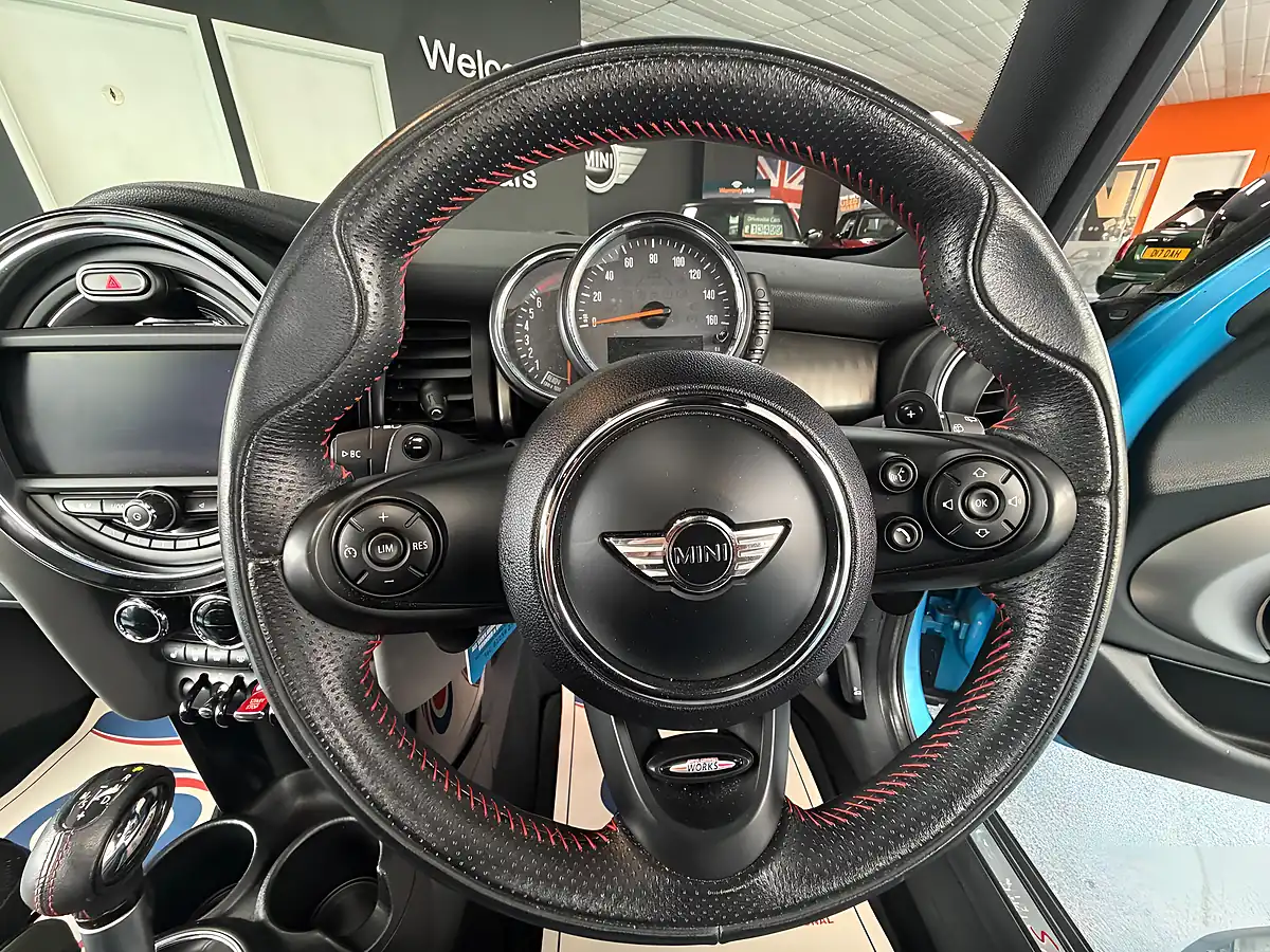 Used 2015 MINI Hatch Cooper S Blue - Interior and Exterior details 12