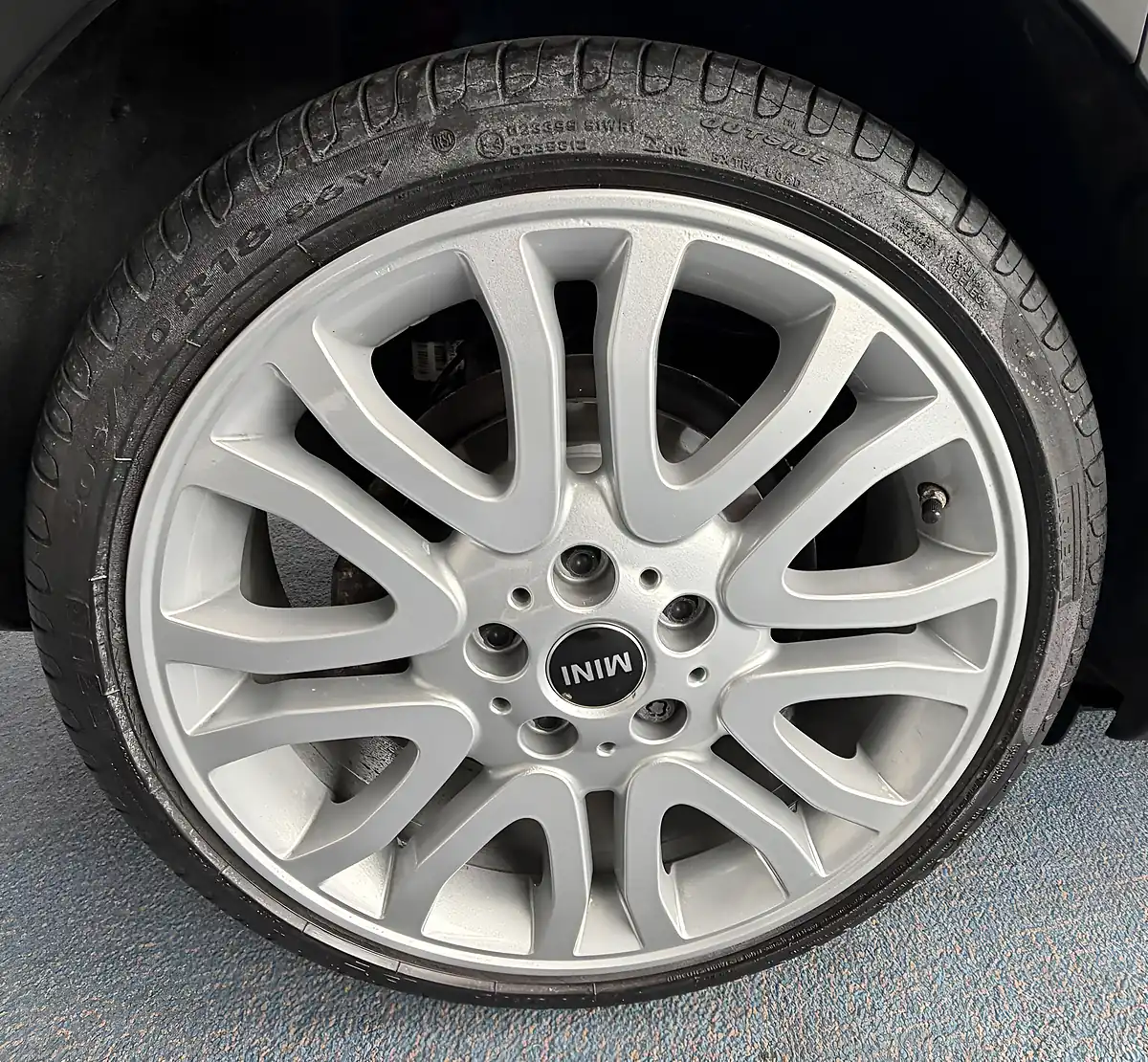 Used 2015 MINI Hatch Cooper S Blue - Interior and Exterior details 18