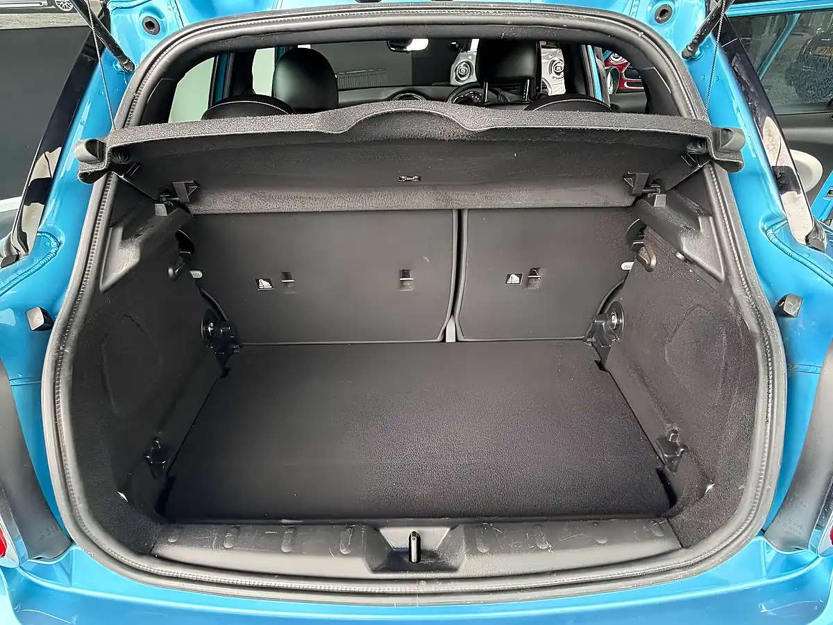 Used 2015 MINI Hatch Cooper S Blue - Interior and Exterior details 9