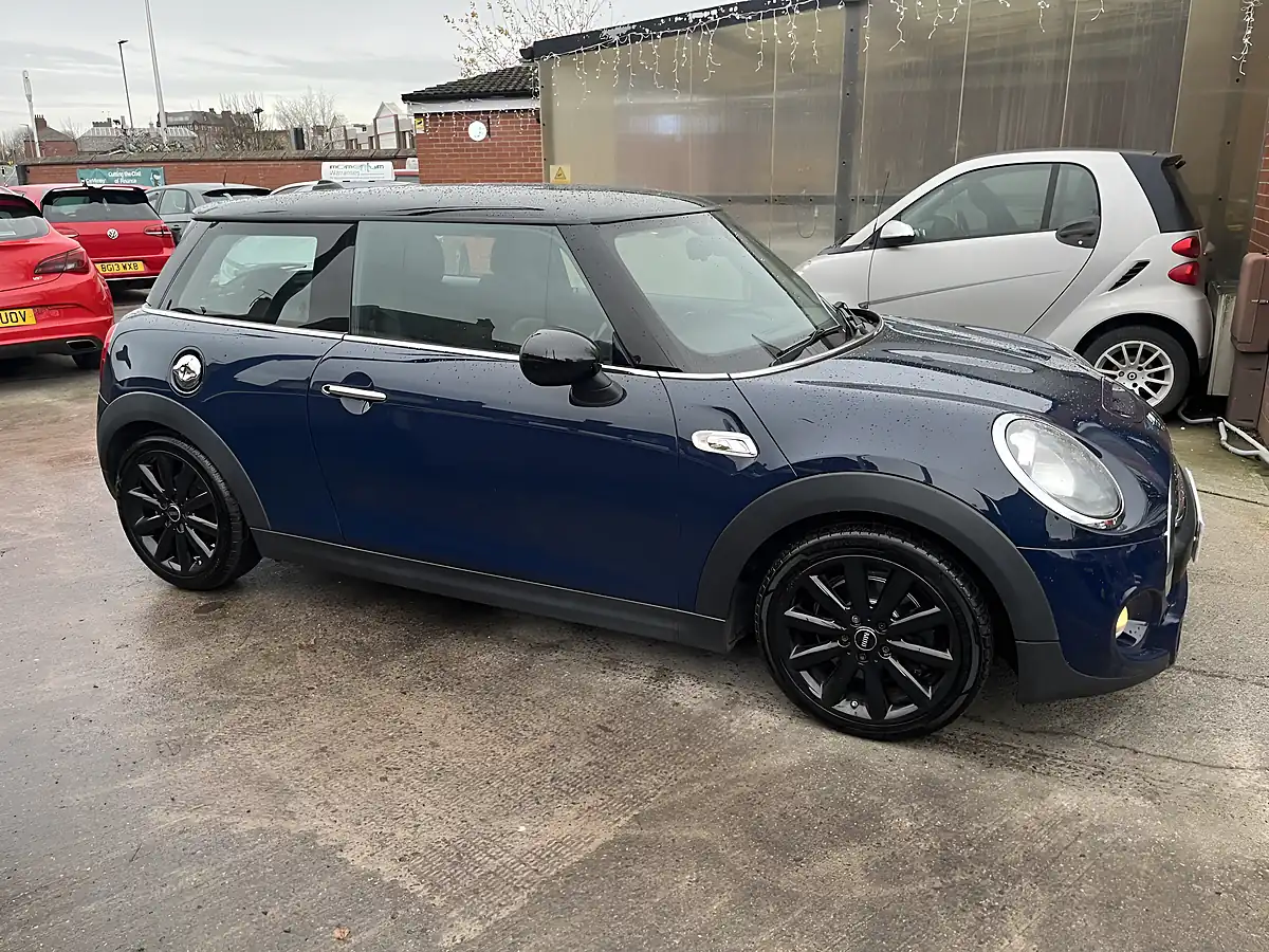Used 2015 MINI Hatch Cooper S Lapis Luxury Blue - Interior and Exterior details 3