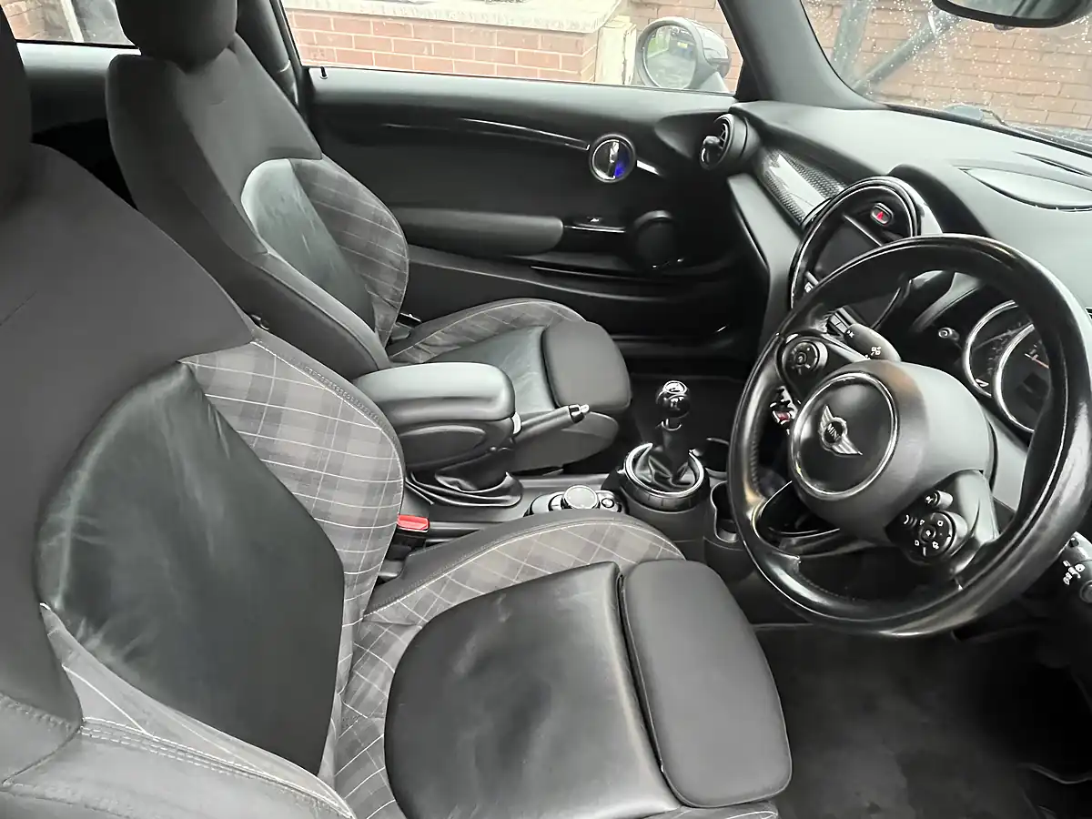 Used 2015 MINI Hatch Cooper S Lapis Luxury Blue - Interior and Exterior details 7