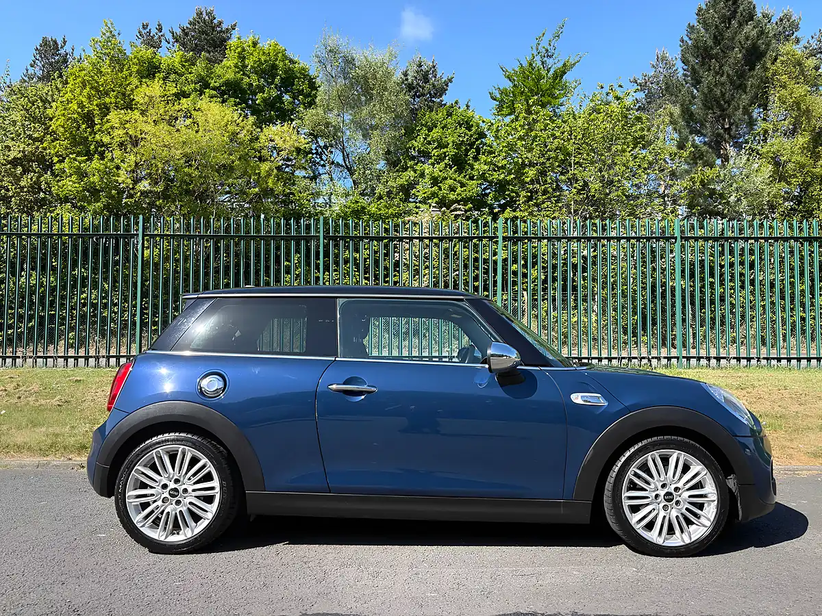 Used 2015 MINI Hatch Cooper S Mediterranean Blue - Interior and Exterior details 10