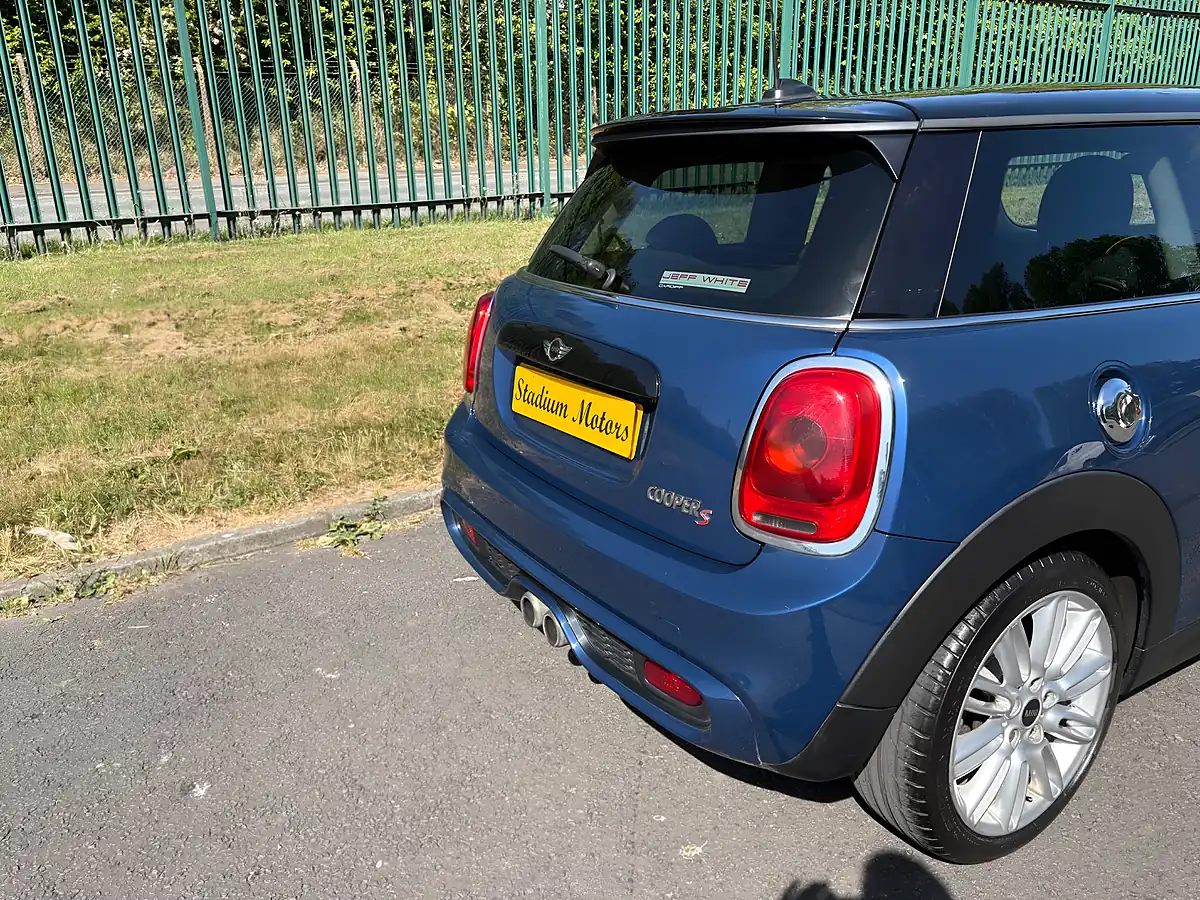 Used 2015 MINI Hatch Cooper S Mediterranean Blue - Interior and Exterior details 17