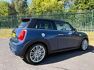 Used 2015 MINI Hatch Cooper S Mediterranean Blue - Interior and Exterior details 18