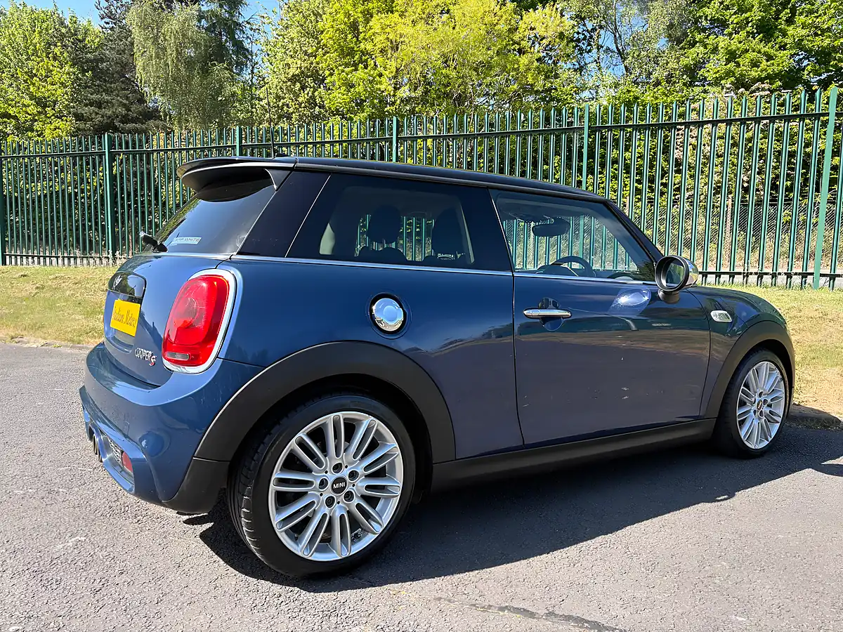 Used 2015 MINI Hatch Cooper S Mediterranean Blue - Interior and Exterior details 18