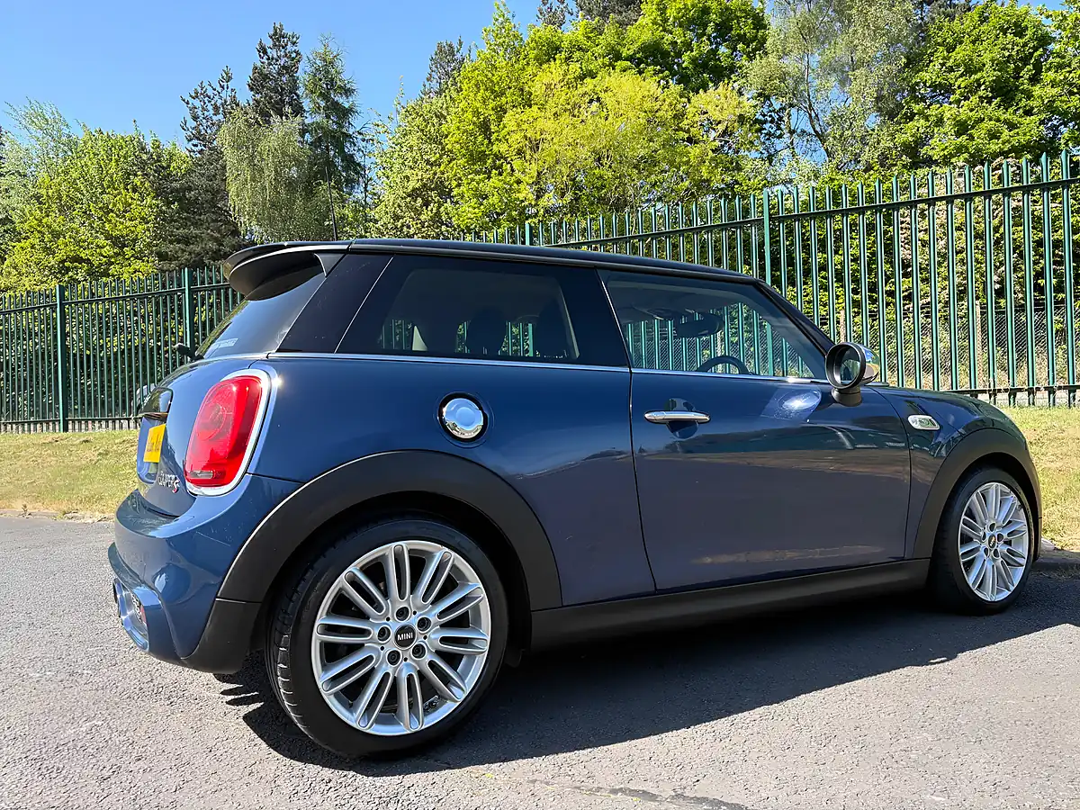 Used 2015 MINI Hatch Cooper S Mediterranean Blue - Interior and Exterior details 20