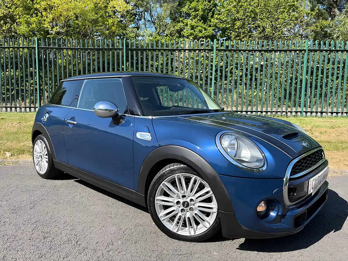 Used 2015 MINI Hatch Cooper S Mediterranean Blue - Interior and Exterior details 3