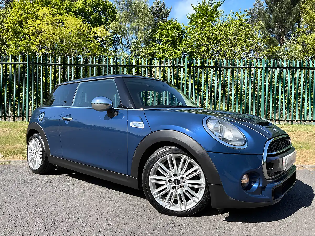 Used 2015 MINI Hatch Cooper S Mediterranean Blue - Interior and Exterior details 7