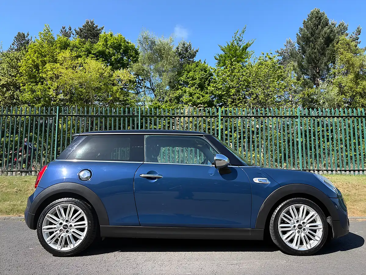 Used 2015 MINI Hatch Cooper S Mediterranean Blue - Interior and Exterior details 9