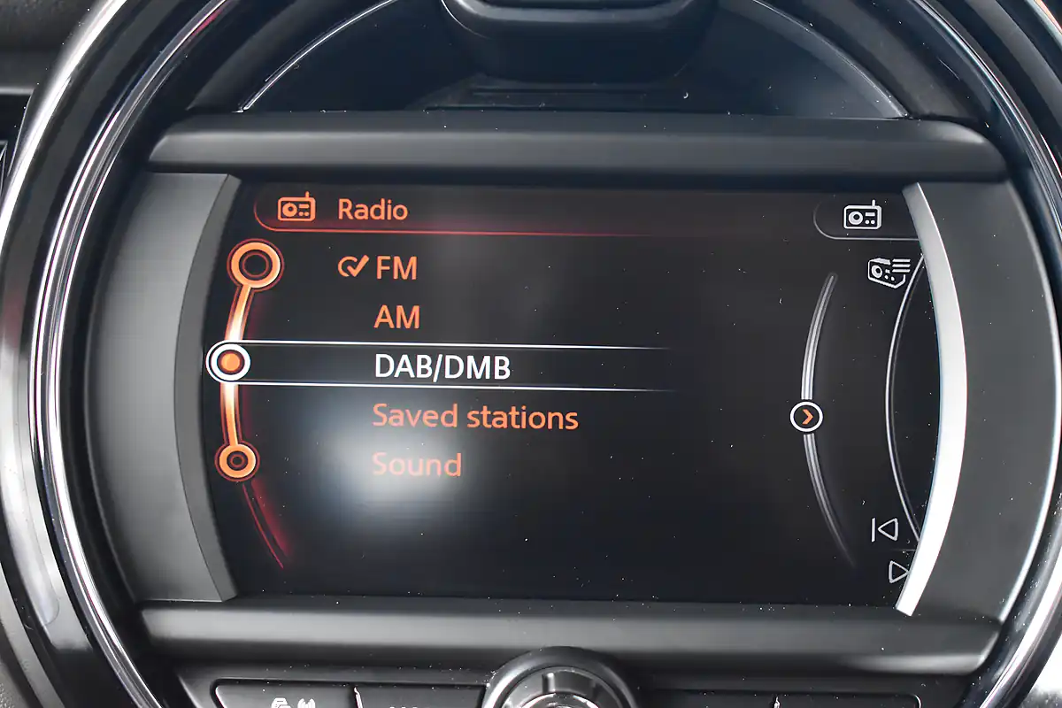 Used 2015 MINI Hatch Cooper S Midnight Black - Interior and Exterior details 10