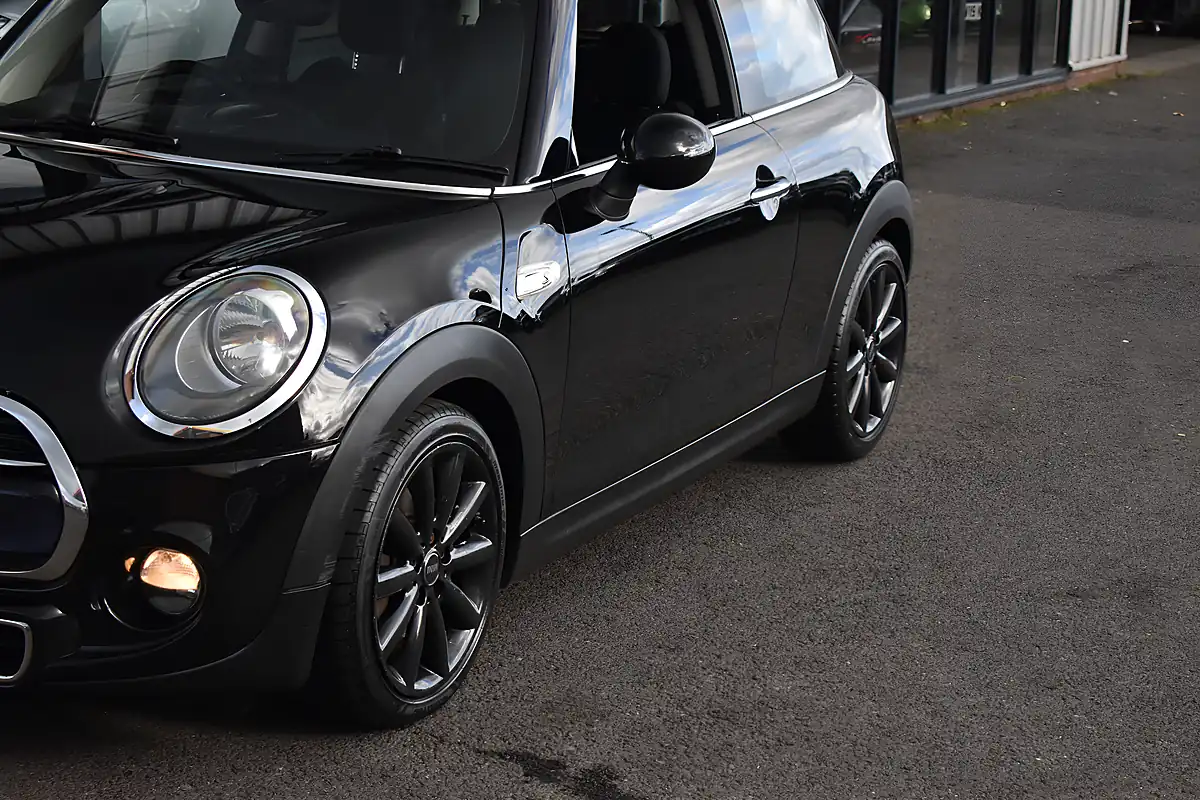 Used 2015 MINI Hatch Cooper S Midnight Black - Interior and Exterior details 11