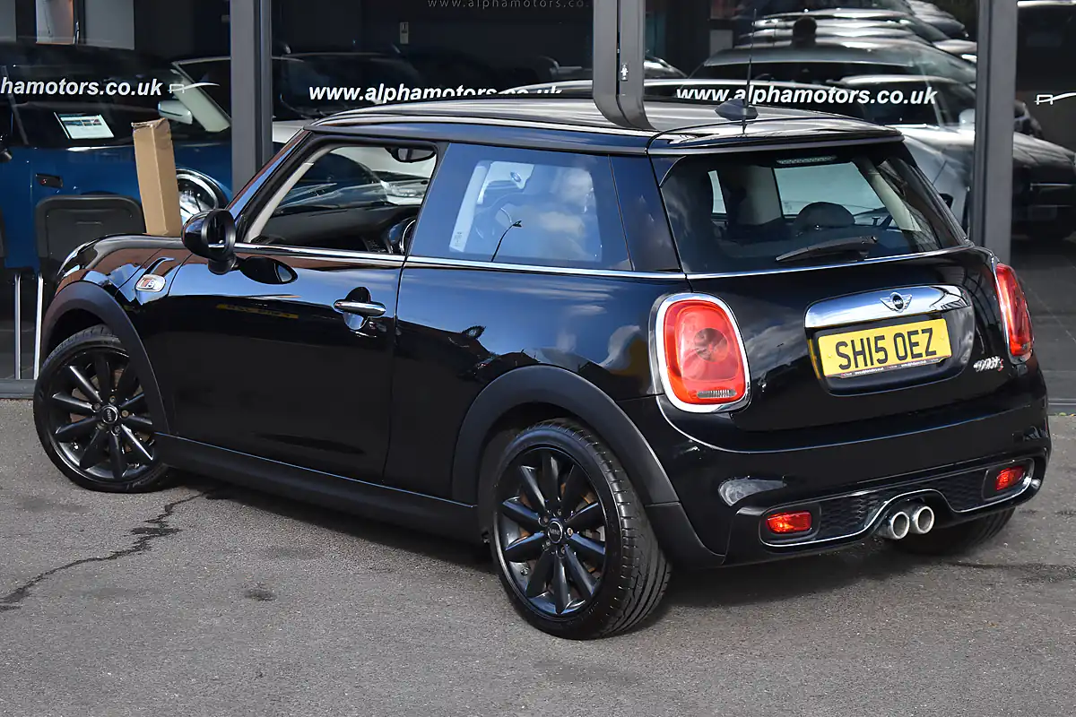Used 2015 MINI Hatch Cooper S Midnight Black - Interior and Exterior details 2