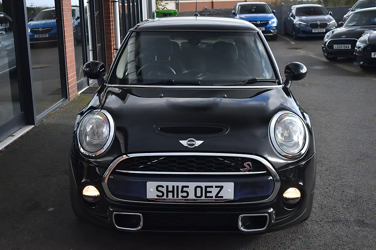 Used 2015 MINI Hatch Cooper S Midnight Black - Interior and Exterior details 3