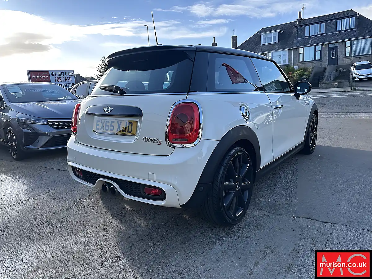 Used 2015 MINI Hatch Cooper S Pepper White - Interior and Exterior details 11