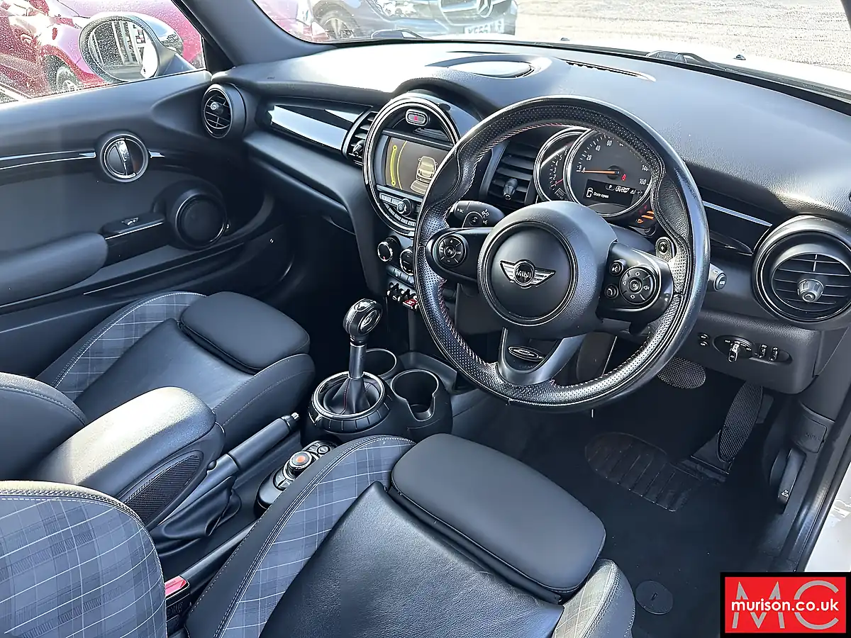Used 2015 MINI Hatch Cooper S Pepper White - Interior and Exterior details 14