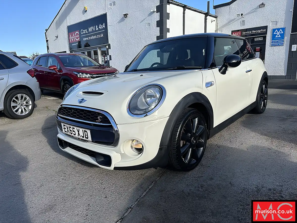 Used 2015 MINI Hatch Cooper S Pepper White - Interior and Exterior details 5