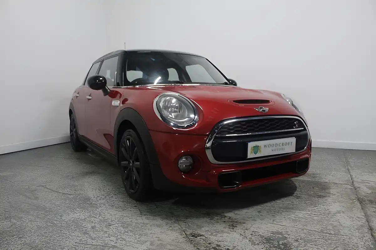Used 2015 MINI Hatch Cooper S Red - Front View