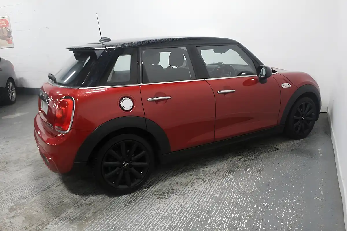 Used 2015 MINI Hatch Cooper S Red - Interior and Exterior details 8