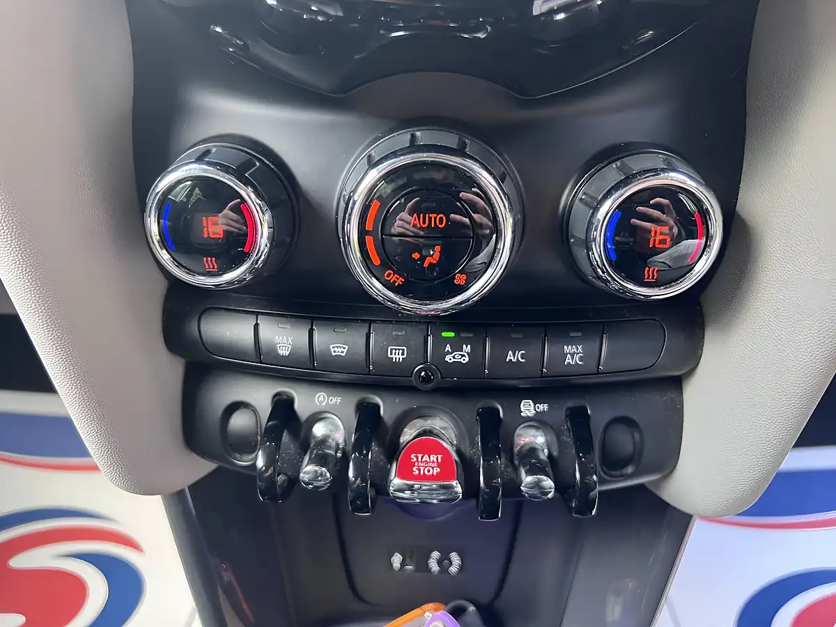Used 2015 MINI Hatch Cooper Silver - Interior and Exterior details 15
