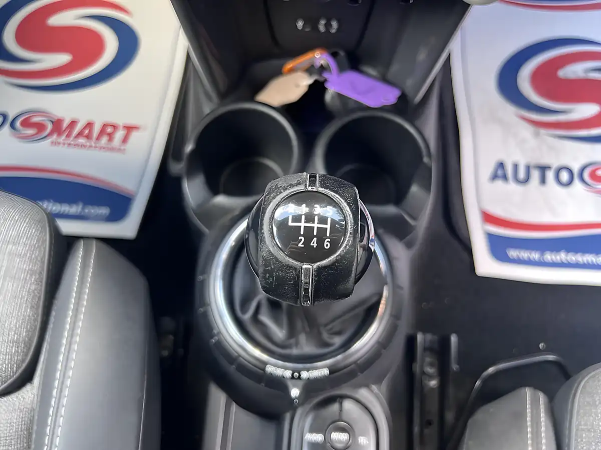 Used 2015 MINI Hatch Cooper Silver - Interior and Exterior details 16