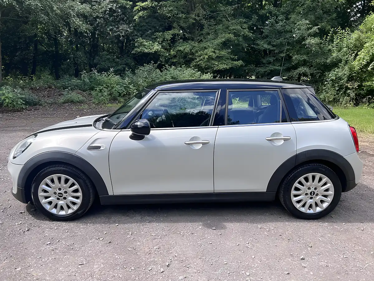 Used 2015 MINI Hatch Cooper Silver - Interior and Exterior details 3
