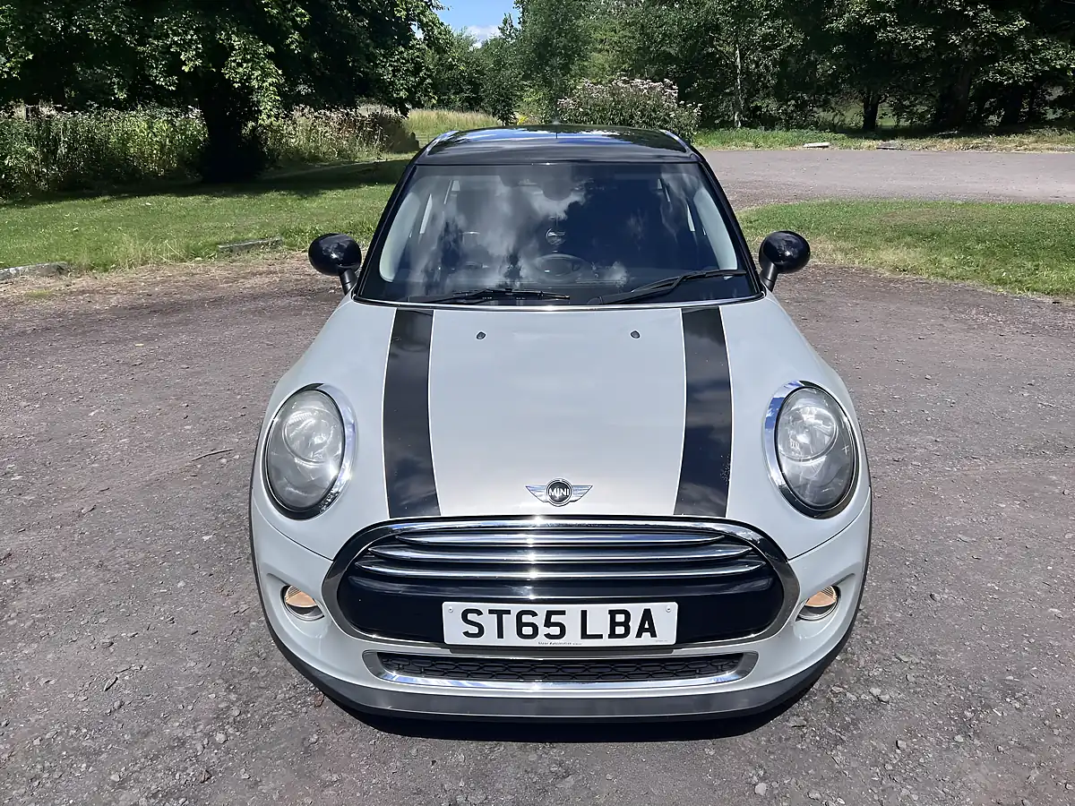 Used 2015 MINI Hatch Cooper Silver - Interior and Exterior details 9
