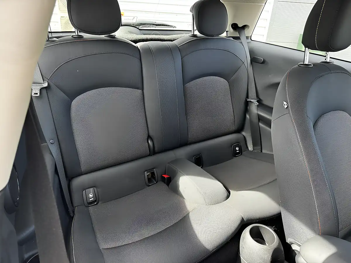 Used 2015 MINI Hatch Cooper Silver - Interior and Exterior details 13