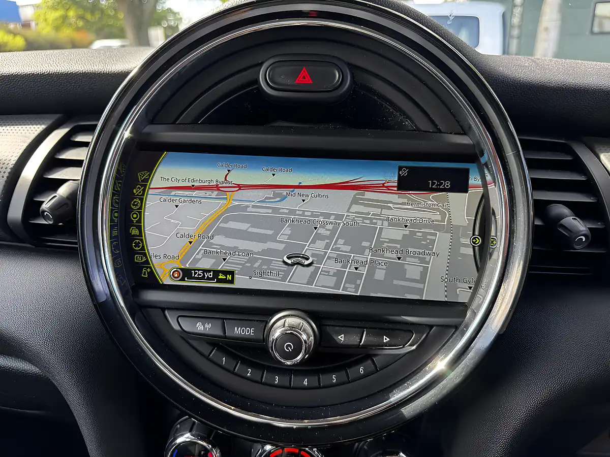 Used 2015 MINI Hatch Cooper Silver - Interior and Exterior details 14