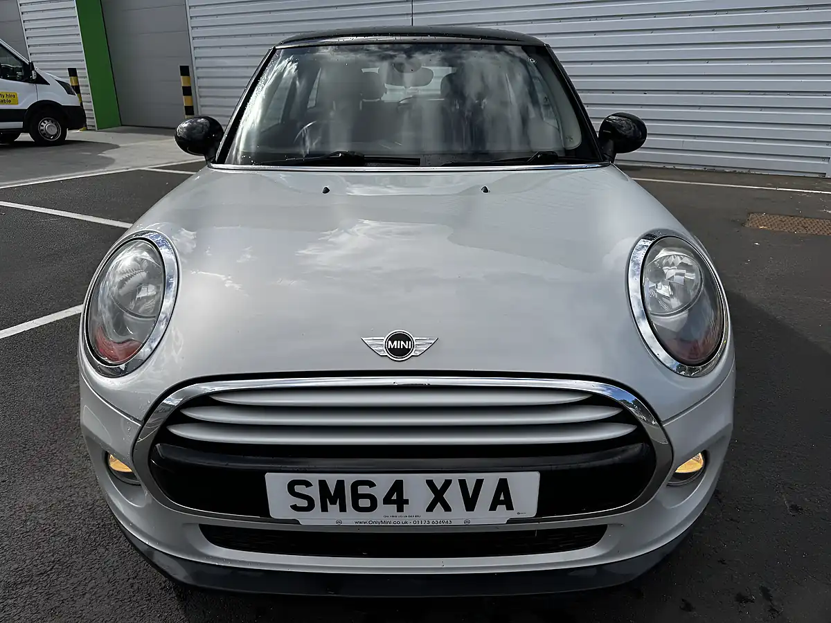 Used 2015 MINI Hatch Cooper Silver - Interior and Exterior details 4