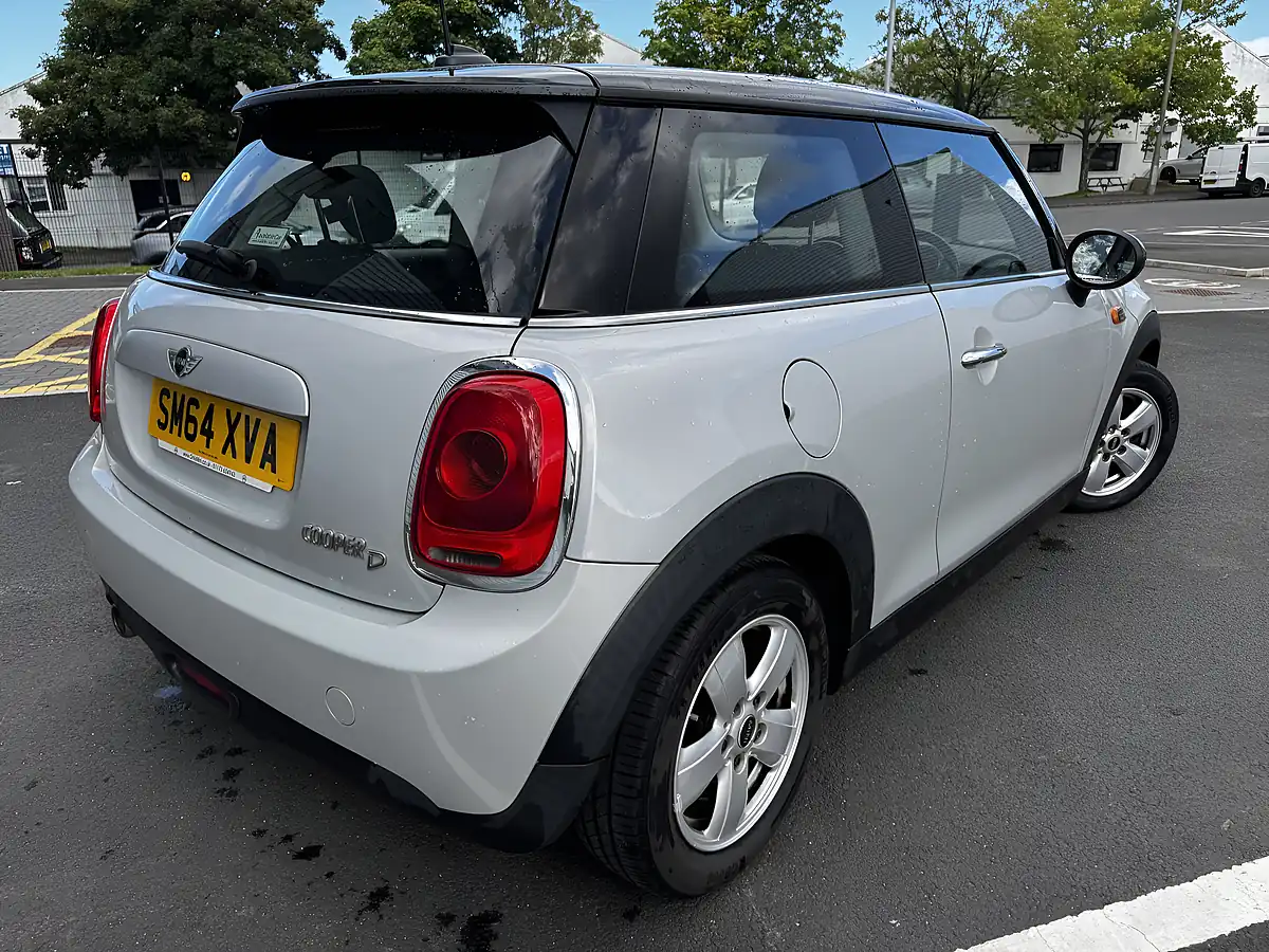 Used 2015 MINI Hatch Cooper Silver - Interior and Exterior details 5
