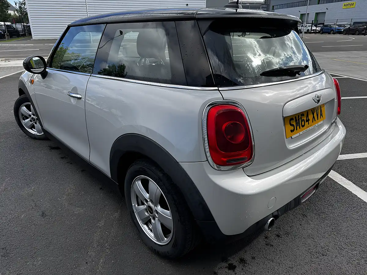 Used 2015 MINI Hatch Cooper Silver - Interior and Exterior details 6