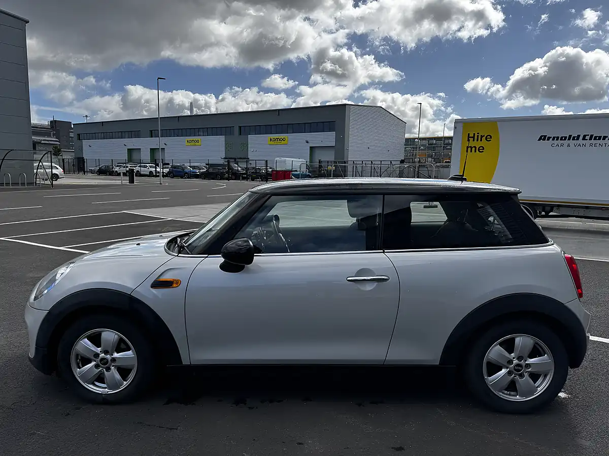 Used 2015 MINI Hatch Cooper Silver - Interior and Exterior details 8