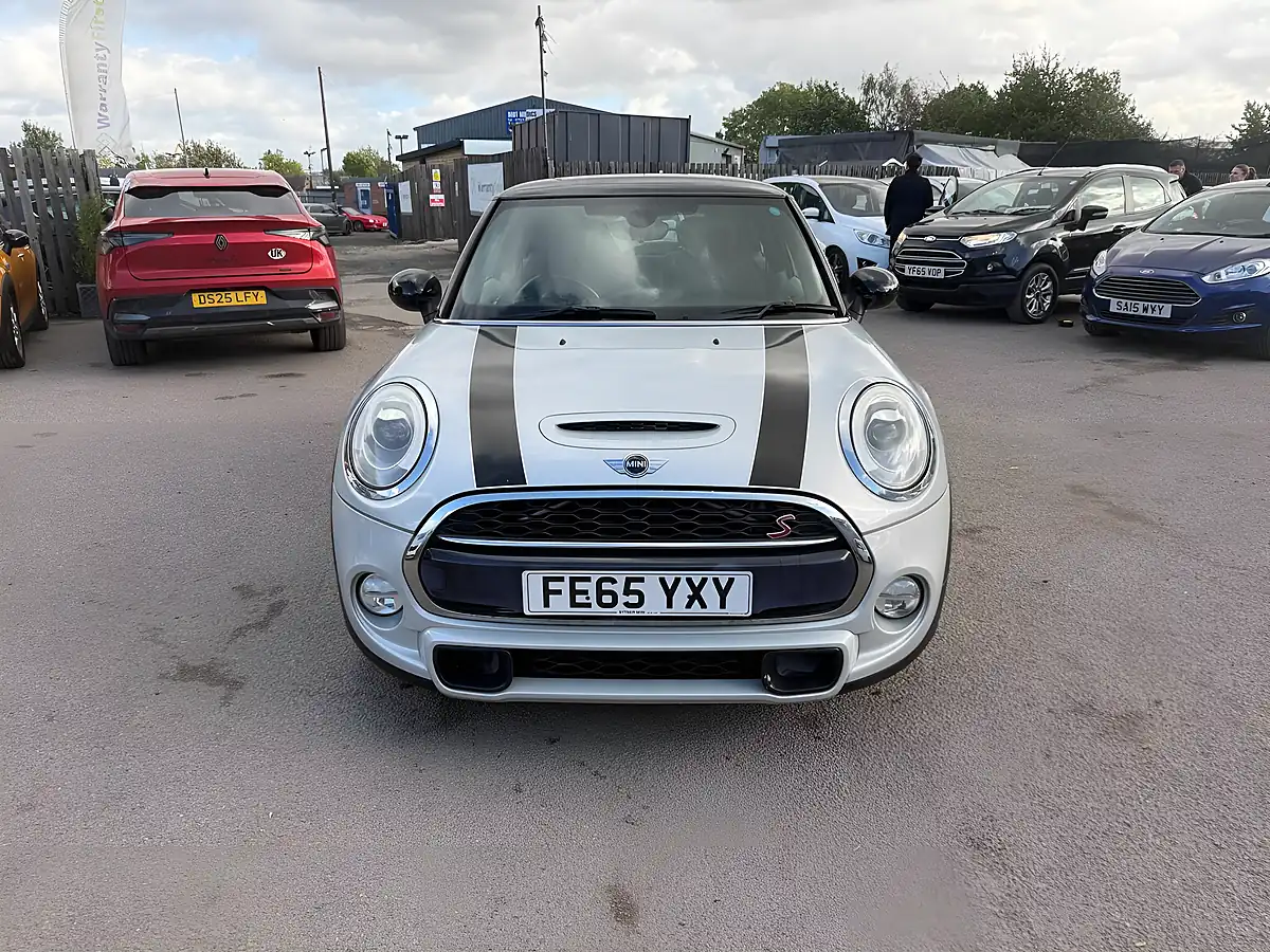 Used 2015 MINI Hatch Cooper Silver - Interior and Exterior details 2