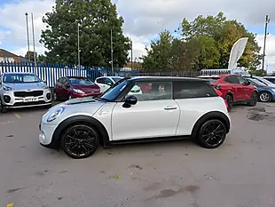 Used 2015 MINI Hatch Cooper Silver - Interior and Exterior details 3