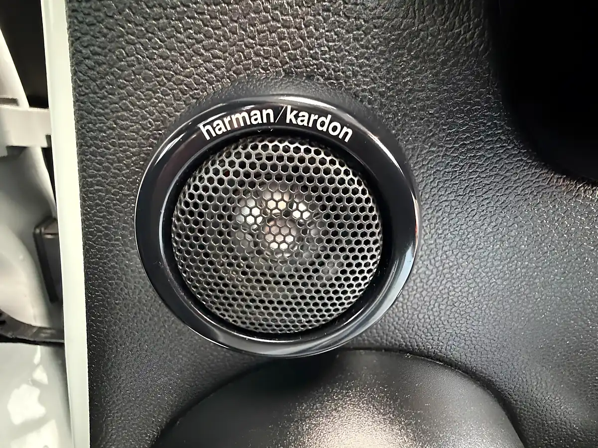 Used 2015 MINI Hatch Cooper Silver - Interior and Exterior details 10