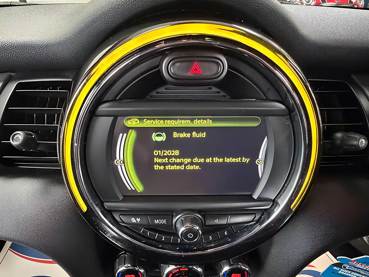 Used 2015 MINI Hatch Cooper Silver - Interior and Exterior details 14